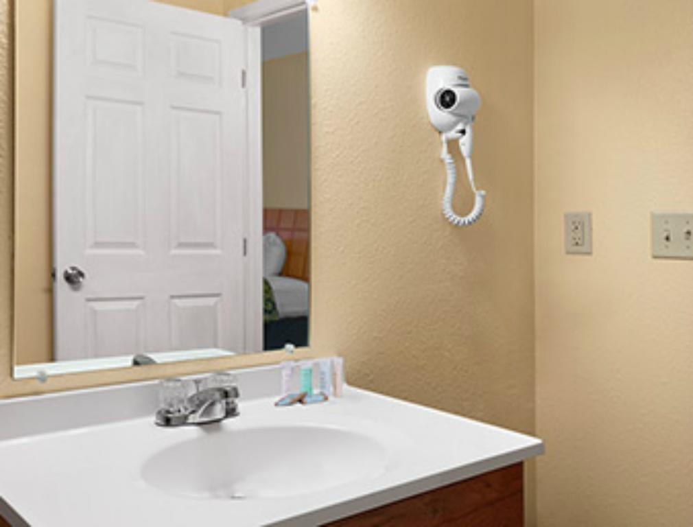 Travelodge By Wyndham Clovis