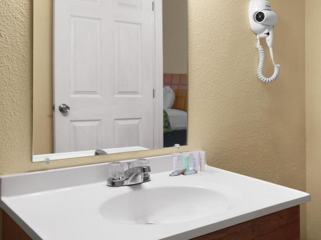 Travelodge By Wyndham Clovis