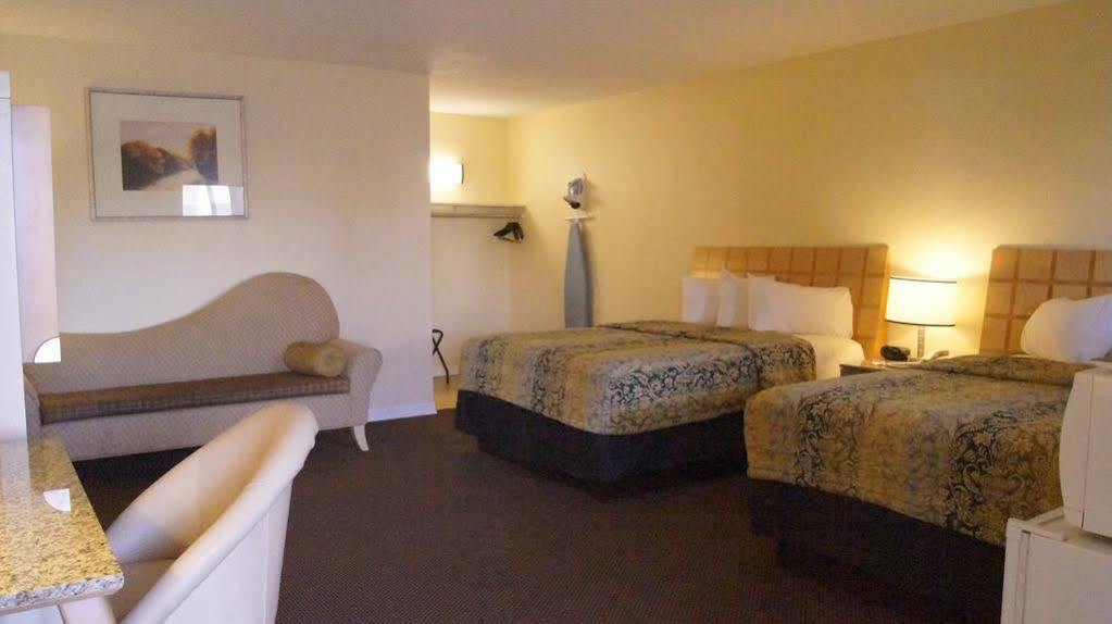 Travelodge By Wyndham Motel